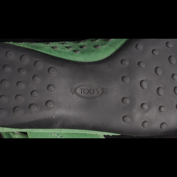 Tod’s Gommino Lace-Up Shoes in Emerald Green Suede - Picture 3 of 5